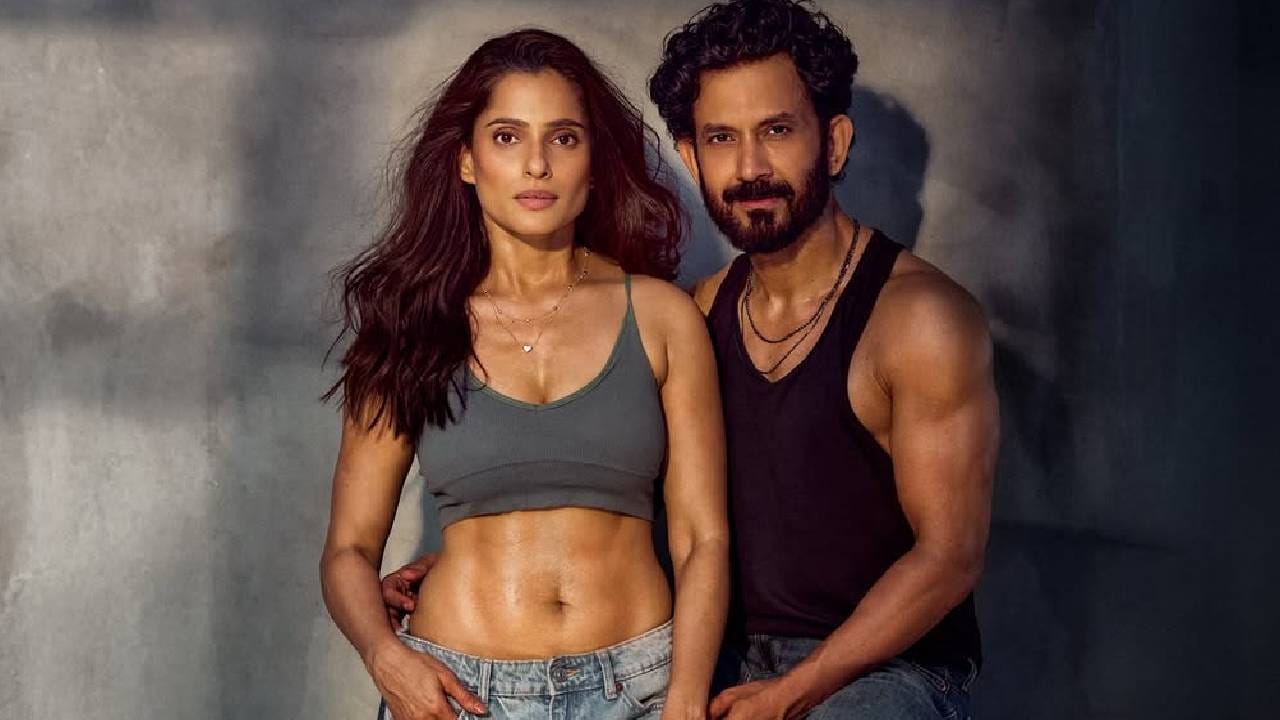 'एकत्र आल्यावर सामर्थ्य अधिक चांगलं दिसतं,' असं कॅप्शन देत प्रिया बापटने हा फोटो पोस्ट केला आहे. यामध्ये प्रियाचेही ॲब्स पहायला मिळत आहेत. या दोघांचा कमालीचा फिटनेस पाहून चाहतेही भारावले आहेत. तर कलाविश्वातील सेलिब्रिटींनीही त्यावर कमेंट्स केले आहेत. 
