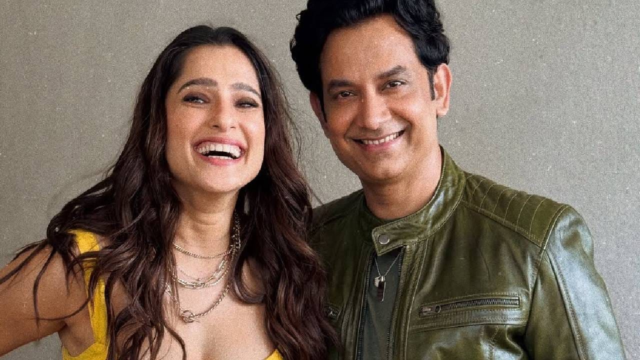 अभिनेत्री प्रिया बापट आणि तिचा पती, अभिनेता उमेश कामत हे दोघं फिटनेसच्या बाबतीत अत्यंत सजग असतात. व्यायाम, वर्कआऊट हा दोघांच्या 'डेली रुटीन'चा एक अविभाज्य भाग आहे. नुकतेच दोघांनी इन्स्टाग्रामवर फोटो पोस्ट केले आहेत. हे फोटो पाहून तुम्हीही थक्क व्हाल. 
