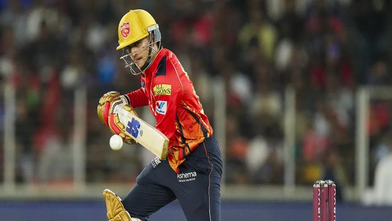 प्रियांश आर्या याने आतापर्यंत 16 लिस्ट ए सामन्यांमध्ये 34.80 च्या सरासरीने 522 धावा केल्या आहेत. तसेच प्रियांशने 1 शतक आणि 6 अर्धशतकं झळकावली आहेत. (Photo Credit : PTI)