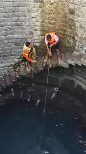 स्कुबा पद्धतीने विहिरीत महिलेचा शोध.