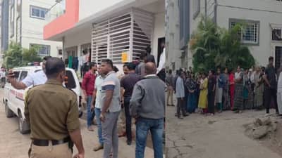 Pune Crime : पांढऱ्याशुभ्र फरशीवर रक्ताचा सडा ! आधी मुलाला मारलं, मुलीकडे धाव घेताच... आई बनली हत्यारीण; पुणे हादरलं