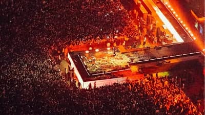 10 वी पास, गावातल्या लग्नात गायचा गाणी, 1720000000 कोटी संपत्तीचा मालक आहे हा गायक