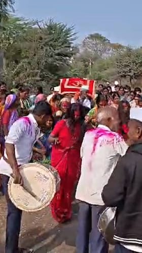 काळुबाईची पालखी पारंपारिक पद्धतीने मांढरदेवीकडे रवाना.