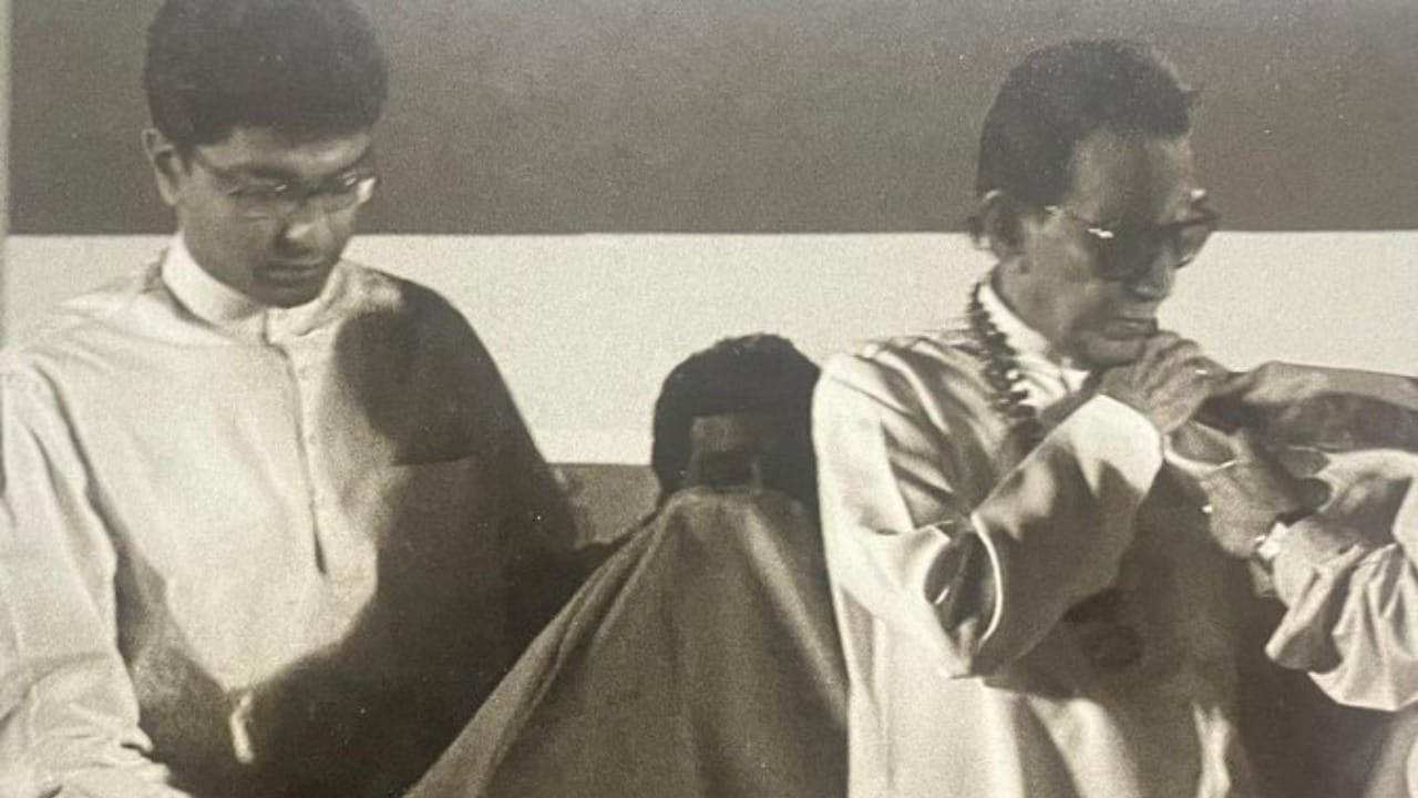 बाळासाहेबांची 100 वी जयंती, राज ठाकरेंची काळजाला भिडणारी पोस्ट, मराठी माणसाला दिला मोठा शब्द बाळासाहेबांची 100 वी जयंती, राज ठाकरेंची काळजाला भिडणारी पोस्ट, मराठी माणसाला दिला मोठा शब्द