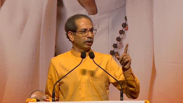 गद्दारांना 50 कोटी मिळाले, मीच जातो; मला किती मिळणार? उद्धव ठाकरे असं का म्हणाले?