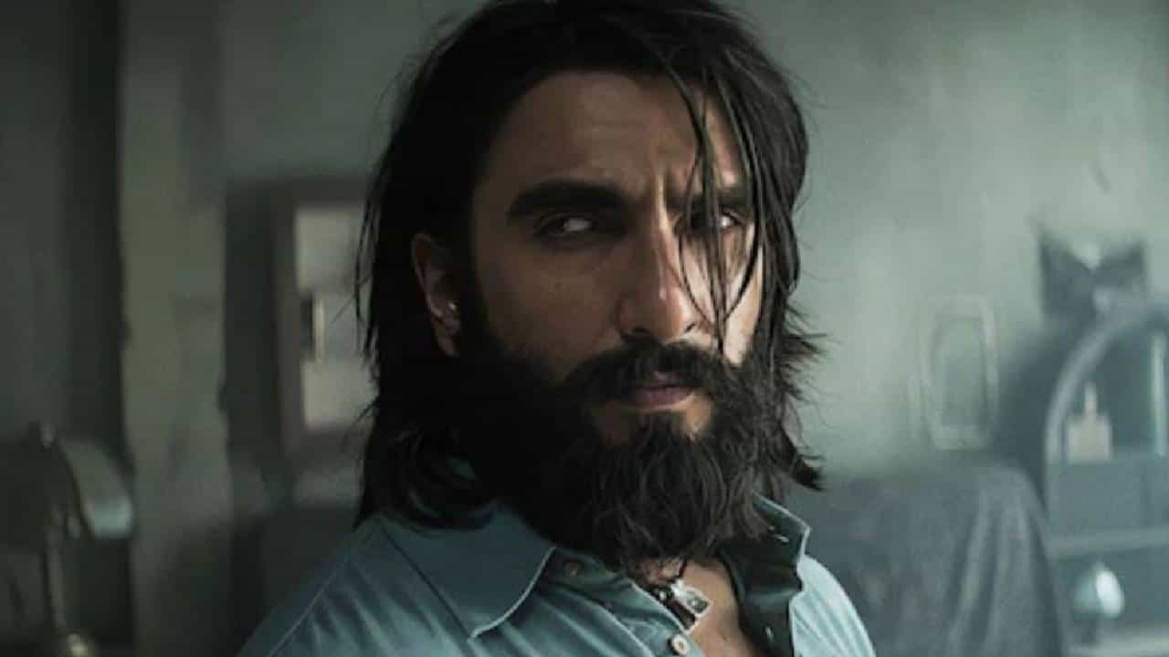 नवीन वर्ष सुरू होताच धुरंधरला मोठा फटका! 50 टक्के शोज हटवले, तेही एका नव्या स्टारकिडसाठी..