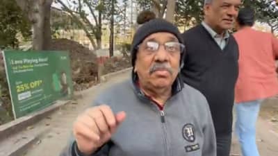 आधी धर्म बदलला, आता लिंगच बदललं... पुरुषाची केली बाई...  निवडणूक आयोगाच्या यादीत घोळात घोळ