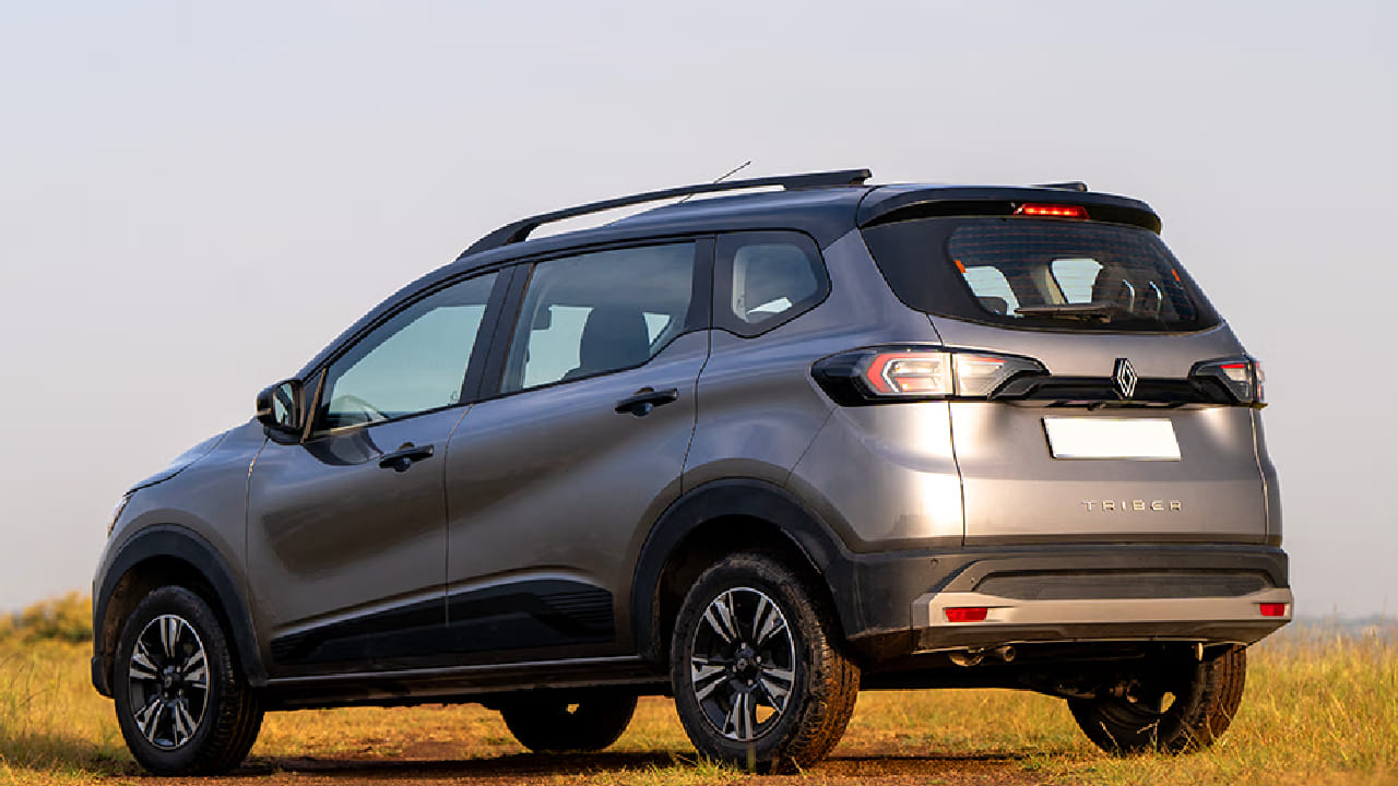 कमी बजेटमध्ये मोठ्या कुटुंबासाठी कार घेयची असेल तर Renault Triber Facelift ही एक उत्तम कार आहे.  ही कार जगातील सर्वात स्वस्त 7-सीटर एमपीव्ही मानली जात आहे. कमी बजेटमध्ये अधिक सुविधा देणारी दुसरी एमपीव्ही सध्या बाजारात क्वचितच पाहायला मिळते.