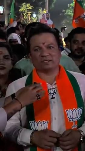 पंकजा मुंडेंच्या उपस्थितीत भव्य रोड शो.