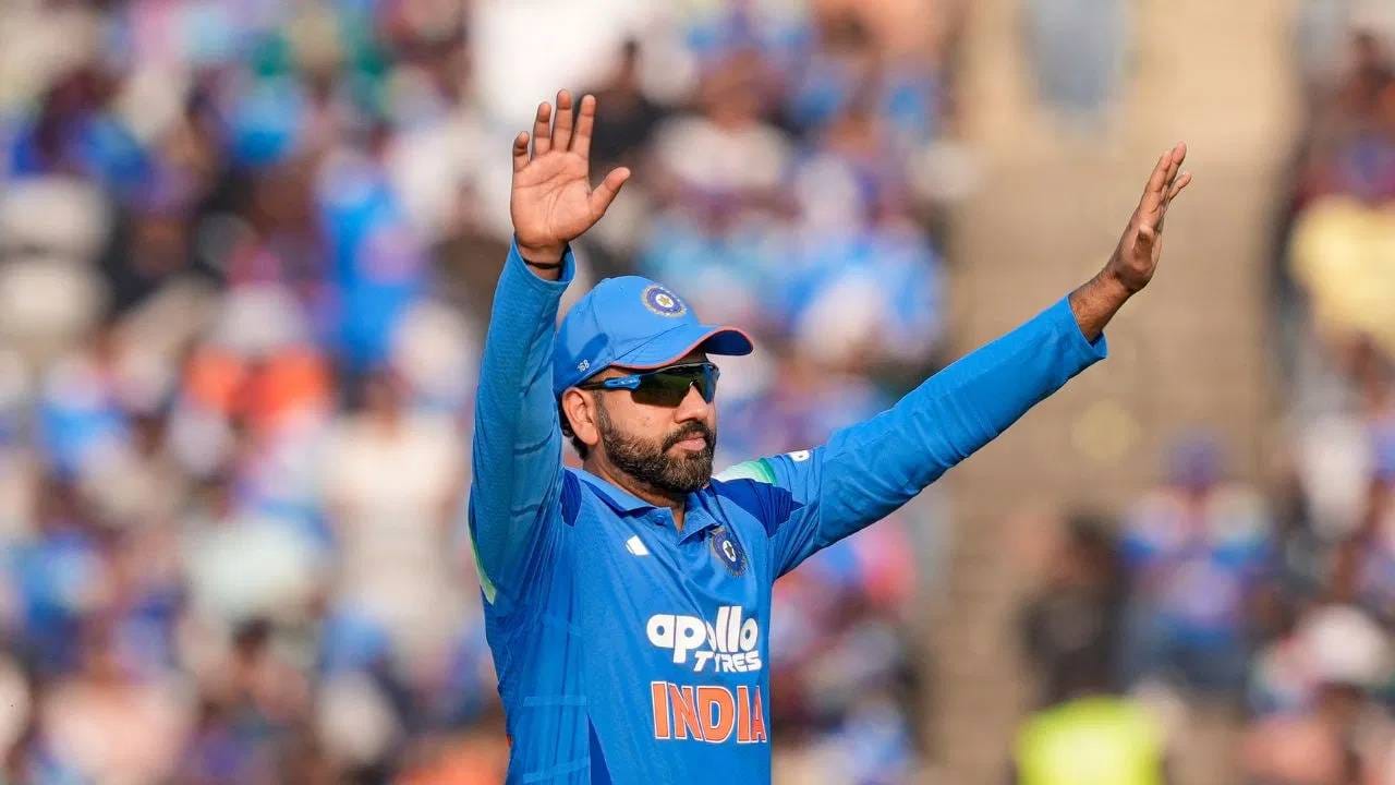 रोहित शर्मा भारतासाठी आतापर्यंत 508 आंतरराष्ट्रीय सामने खेळला आहे. यात त्याने 20 हजाराहून अधिक धावा केल्या आहेत. त्याच्या नावावर 111 अर्धशतकं आणि 50 शतकं आहेत. इतकंच काय आंतरराष्ट्रीय सर्वाधिक षटकार मारणारा फलंदाज आहे. (PHOTO CREDIT- PTI)