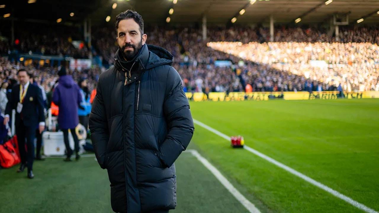 मॅन्चेस्टर यूनाइटेड क्लबने रूबेन अमोरिमला उर्वरित पगार देण्याचा निर्णय घेतला आहे. रुबेन अमोरिमला जवळपास 118 कोटी रुपये मिळणार आहे. कोच अमोरिम स्पोर्टिंग सीपीवरून मॅन्चेस्टर यूनाइटेडमध्ये आले होते. (Photo: Getty Images)