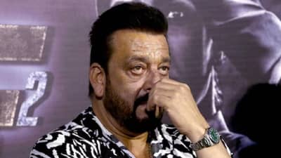 नवीन वर्षाच्या सुरुवातीला संजय दत्तवर कोसळला दु:खाचा डोंगर, कुटुंबातील प्रमुख सदस्याचं निधन