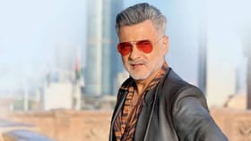 संजय कपूरचे 6 वर्षांनी लहान अभिनेत्रीशी अफेअर, वन नाईट स्टँडने बिघडलं.