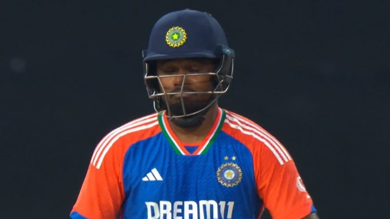 IND vs NZ : संजूला झटका, सामन्यादरम्यान हिसकावली मोठी जबाबदारी, वर्ल्ड कपमध्ये संधी न मिळण्याचे संकेत! IND vs NZ : संजूला झटका, सामन्यादरम्यान हिसकावली मोठी जबाबदारी, वर्ल्ड कपमध्ये संधी न मिळण्याचे संकेत!