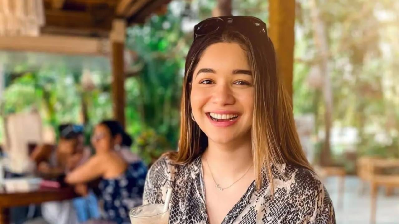 सारा तेंडुलकर हिचे मोठे स्वप्न अखेर पूर्ण, अस्सल मराठीत बोलत म्हणाली, माझी... सारा तेंडुलकर हिचे मोठे स्वप्न अखेर पूर्ण, अस्सल मराठीत बोलत म्हणाली, माझी...