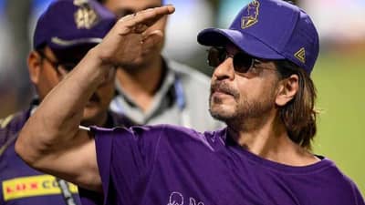 KKR टीममुळे शाहरुख खान आयपीएलमध्ये कमावतो तब्बल इतके रुपये