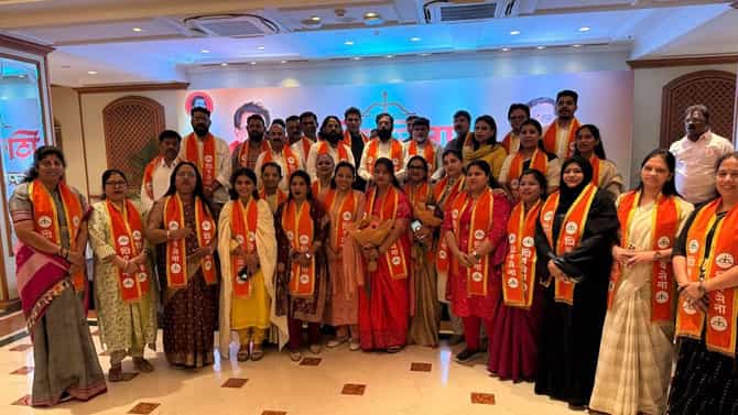 पुन्हा हॉटेल पॉलिटिक्स... राजकीय घडामोडींना वेग, एकनाथ शिंदे यांचा नगरसेवकांशी गुप्त संवाद, उबाठाचा उल्लेख; काय म्हणाले?