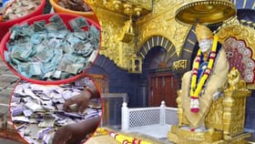 Photos : मोजता मोजता हात थकले! थर्टी फर्स्टला साई चरणी इतके कोटी!.