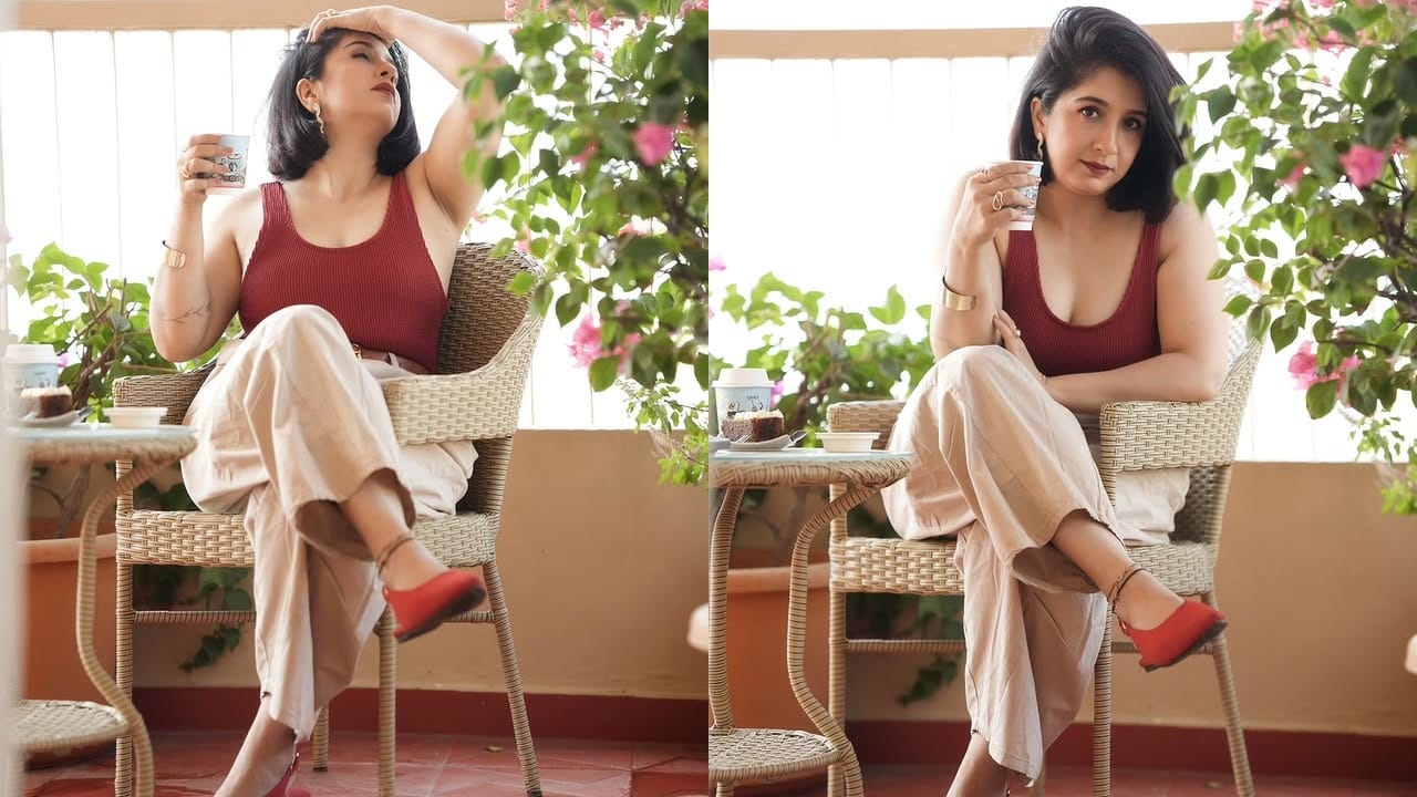 यामध्ये तिने फक्त कानातले आणि ब्रेसलेट घातले आहे. तिचा हा लूक चाहत्यांना वेड लावत आहे. 