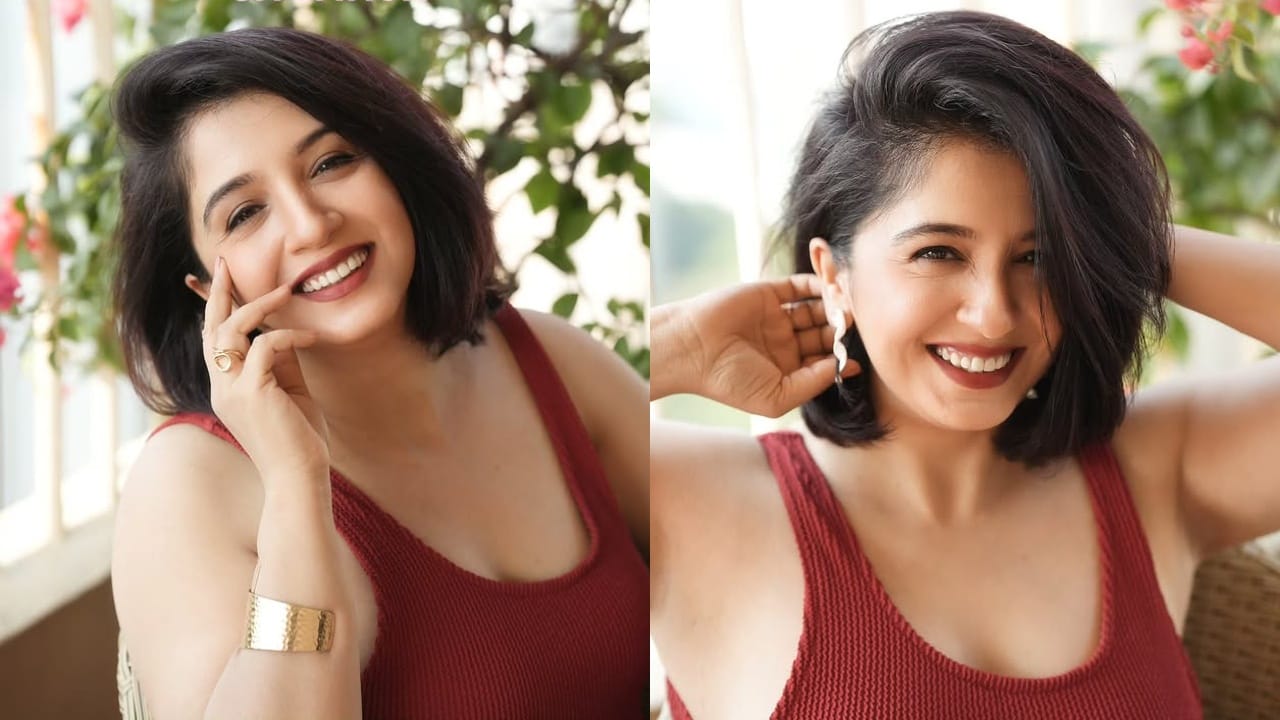 तिने टॉपसोबत क्रीम रंगाची पँट परिधान केली आहे. ज्यामुळे तिचा हा लूक अधिकच सुंदर दिसत आहे. 