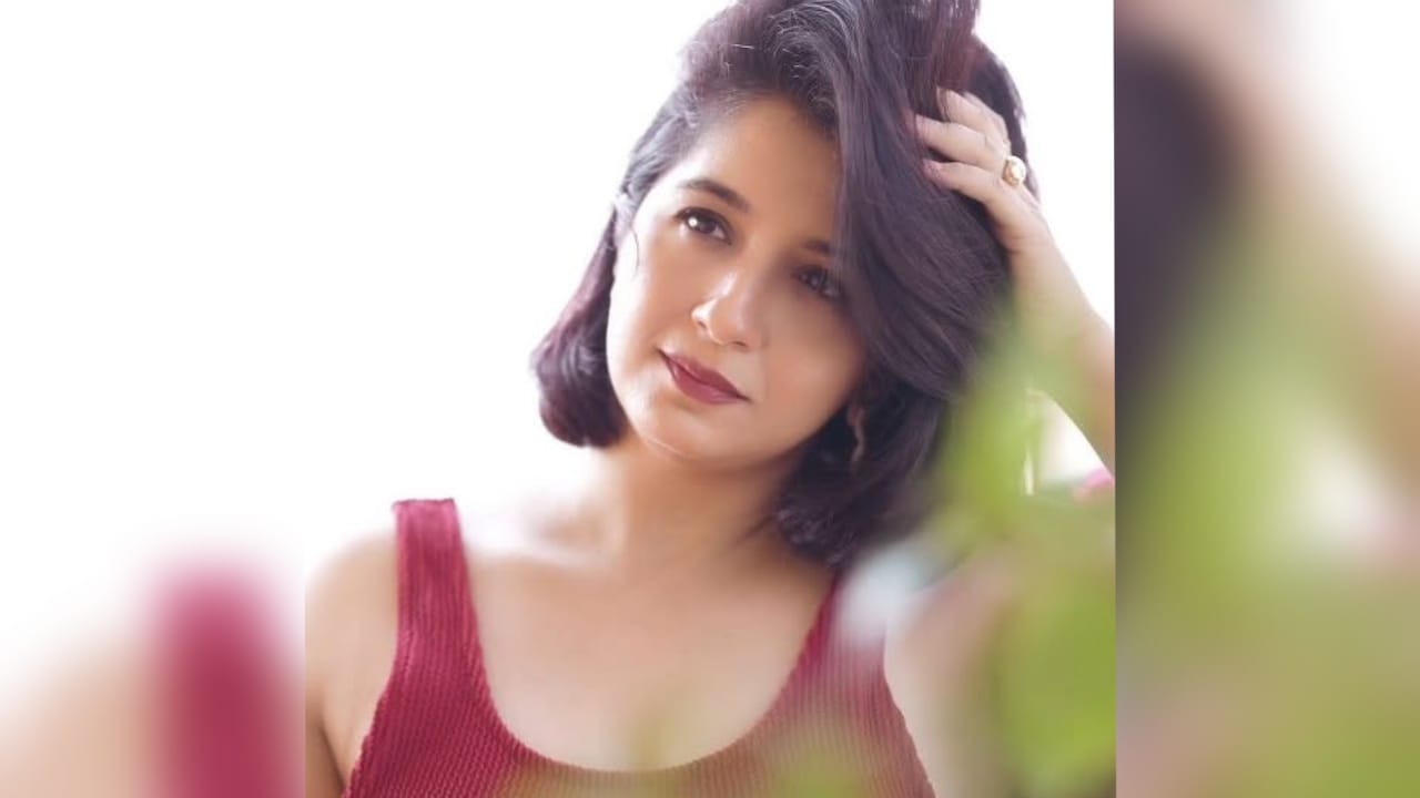 मराठी टीव्ही आणि चित्रपटसृष्टीत अशा अनेक अभिनेत्री आहेत, ज्या त्याच्या अभिनयासोबतच सौंदर्यामुळे देखील चाहत्यांच्या मनावर राज्य करतात. 