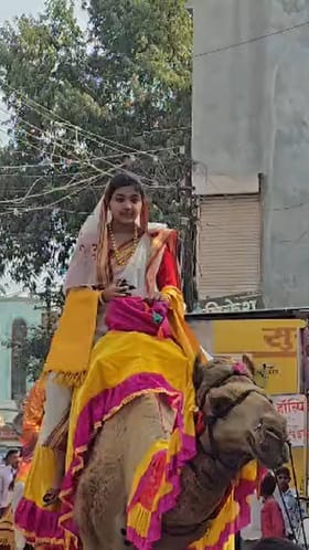 सहकार महर्षी गणपतराव साठे यांच्या जयंतीनिमित्त भव्य शोभायात्रा.