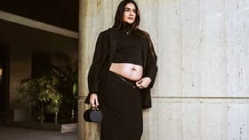 सोनम कपूर 40 व्या वर्षी देणार बाळाला जन्म, किलर लूकमध्ये बेबी बंपसह...