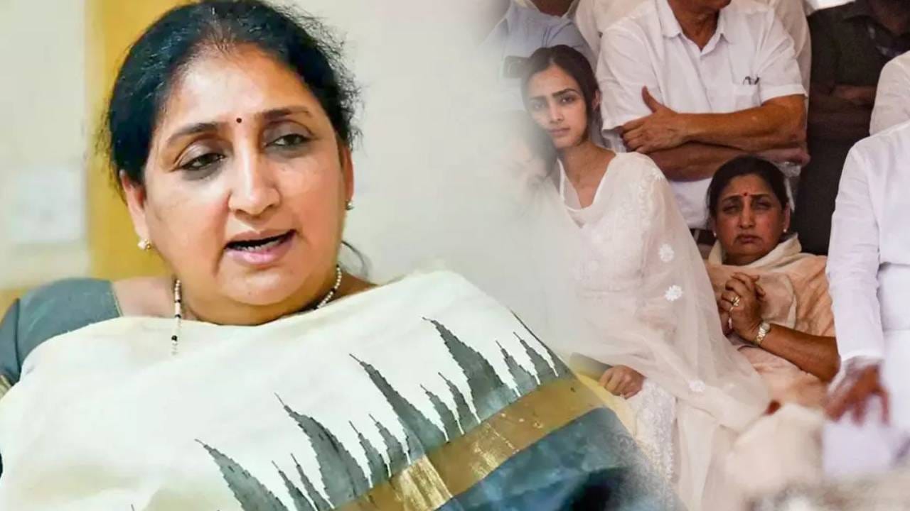 पद्मसिंह पाटील आणि शरद पवार यांच्या मैत्रीमुळे सुनेत्रा आणि अजित पवार यांचं लग्न झालं. १९८५ मध्ये लग्नानंतर सुनेत्रा या बारामतीला आल्या. त्या वेळी अजित पवार यांनीही राजकारणात पाऊल टाकलं नव्हतं. अजित पवार यांनी राजकीय कारकीर्द सुरू केली आणि सुरुवातीच्या काही वर्षांत सुनेत्रा यांनी घर सांभाळलं. या काळात सुनेत्रा यांनी अजित पवार यांना व्यवसायातही मदत केली.