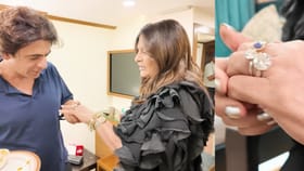 अर्चना सिंगच्या हातामधील अंगठीमध्ये मुंबईत 7 बेडरूम फ्लॅट येतील?.