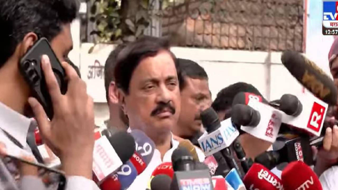 Sunil Tatkare NCP : 12 तारखेच्या विलिनीकरणाचा शरद पवारांचा दावा खोडून काढताना सुनील तटकरेंनी काय उत्तर दिलं? Sunil Tatkare NCP : 12 तारखेच्या विलिनीकरणाचा शरद पवारांचा दावा खोडून काढताना सुनील तटकरेंनी काय उत्तर दिलं?