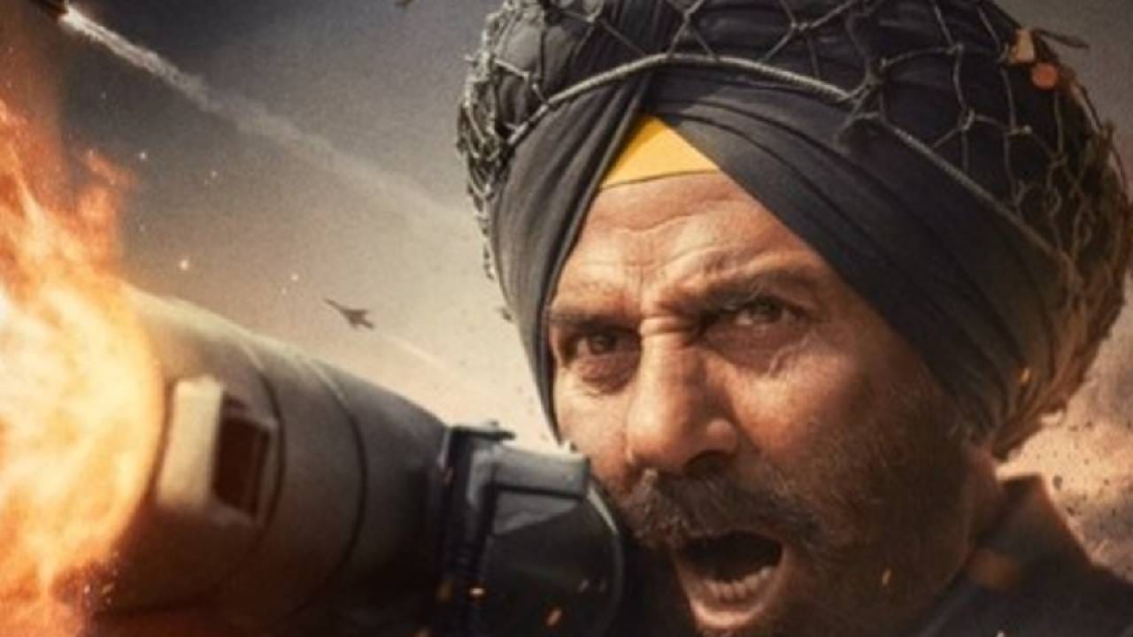 मानधनाच्या बाबतीत सनी देओल सर्वांच्या पुढे आहे. 'गदर 2'च्या यशानंतर तो 'बॉर्डर 2'मध्ये लेफ्टनंट कर्नल फतेह सिंह कालरची भूमिका साकारत आहे. या भूमिकेसाठी त्याला 50 कोटी रुपये फी मिळाल्याचं कळतंय. या चित्रपटात त्याला सर्वाधिक मानधन मिळालं आहे. 
