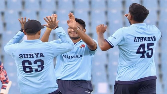 VHT 2025-26: क्वार्टर फायनलसाठी 8 संघ फिक्स, मुंबईसमोर कुणाचं आव्हान?