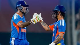 इशानचं शतक-सूर्याची तोडफोड खेळी, न्यूझीलंडसमोर 272 धावांचा डोंगर.