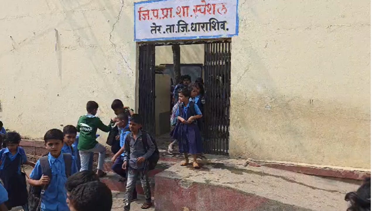 सुनेत्रा पवार मुख्यमंत्रीपदाची शपथ घेणार असल्याची मोठी बातमी समोर आल्यानंतर त्यांच्या माहेरच्या मंडळींचं मत देखील समोर आले आहे. सुनेत्रा पवार यांचं प्राथमीक शिक्षण धाराशिव मधील तेर जिल्हा परिषदेच्या शाळेत झालं. 