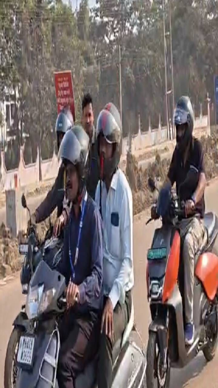 वाहतूक नियमांबाबत जनजागृती करण्यासाठी रॅली