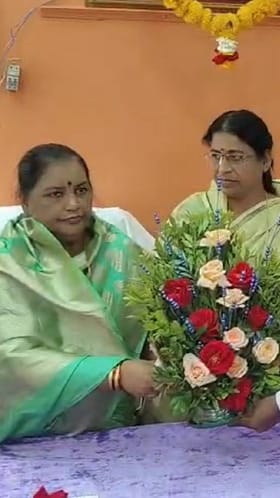 गंगाखेडच्या नवनिर्वाचित नगराध्यक्ष उर्मिला केंद्रेंनी स्वीकारला नगराध्यक्ष पदाचा कारभार.