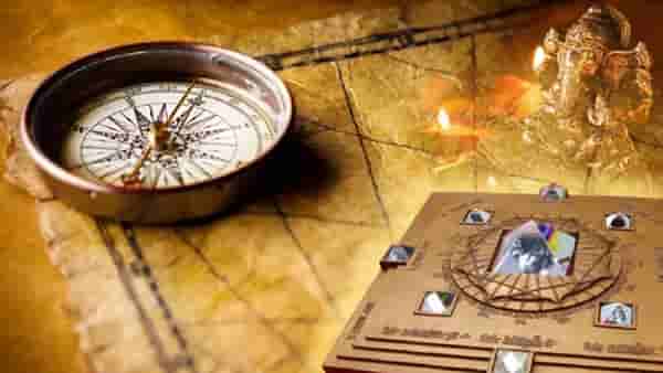 Vastu Shastra : घराच्या या दिशेला चुकूनही ठेवू नका लाल रंगांच्या वस्तू, अन्यथा सुखी संसाराला लागेल ग्रहण