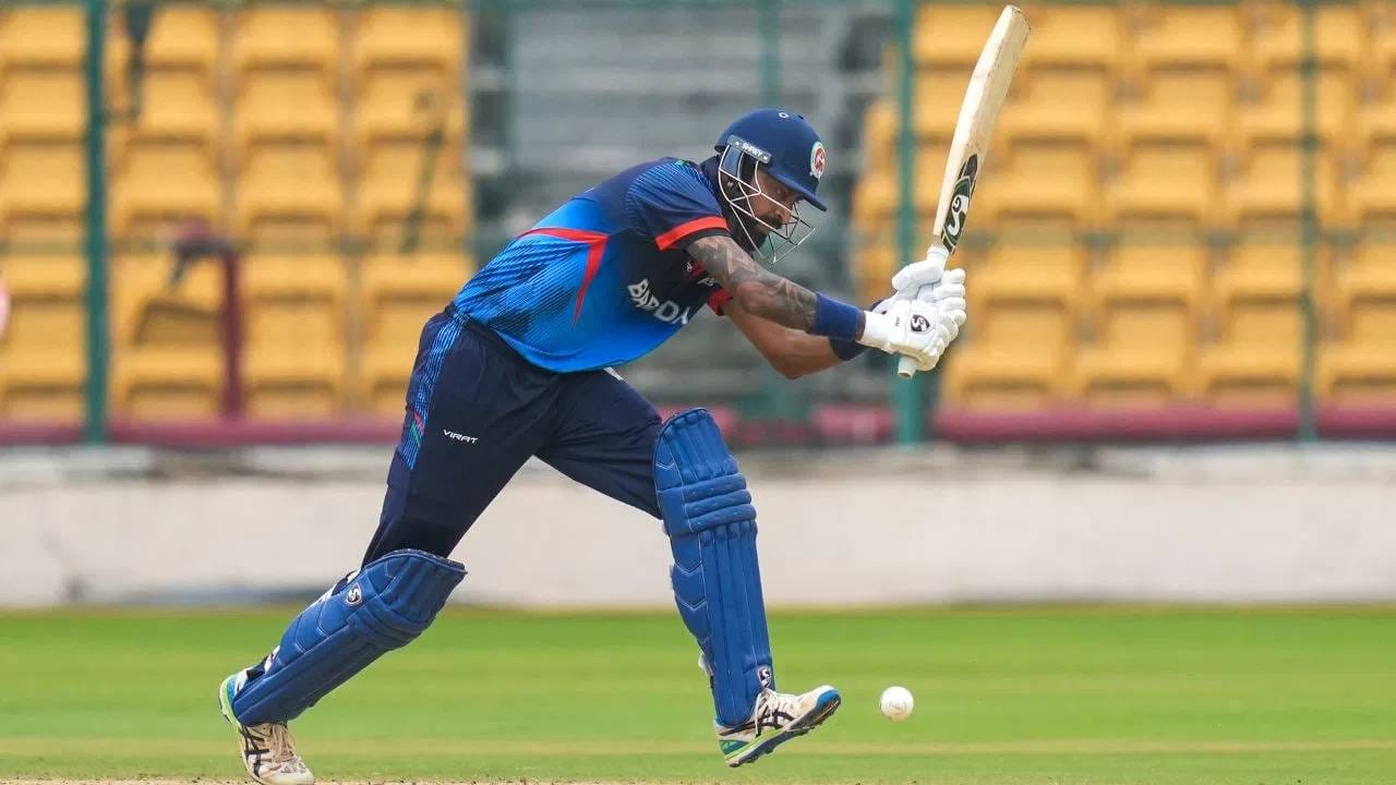 या सामन्यात बडोद्याच्या तीन फलंदाजांनी, तर हैदराबादच्या दोन फलंदाजांनी शतक ठोकलं. या सामन्यात अशी पाच शतकं आली. लिस्ट ए क्रिकेटमध्ये असं पहिल्यांदाच घडलं. (PHOTO CREDIT- PTI)