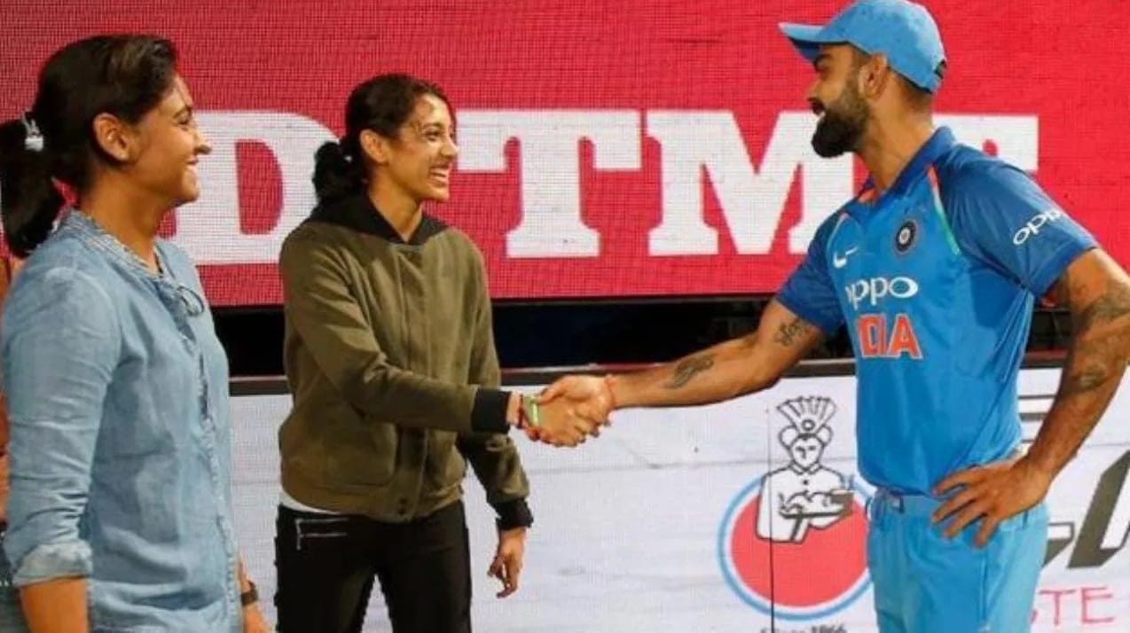 महिला क्रिकेटपटूंच्या बॅट पुरुष क्रिकेटपटूंच्या बॅटपेक्षा थोड्या आकाराने लहान आणि वजनाने थोड्या  हलक्या असतात.इतके नव्हे तर इतर क्रीडा साहित्यातही थोडा फरक असतो. महिला क्रिकेटमध्ये वापरला जाणारा चेंडू देखील पुरुष क्रिकेटर पेक्षा  वेगळा असतो. काय आहेत  बदल नेमके ते जाणून घेऊया.