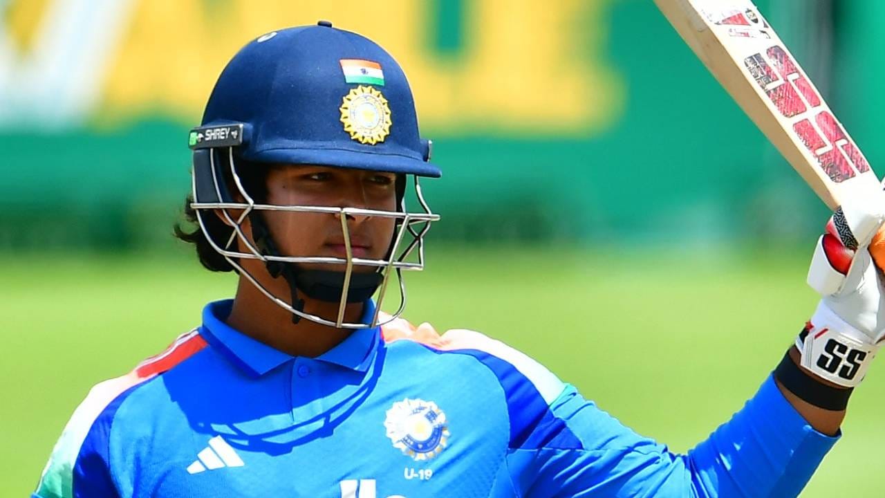 वैभव सूर्यवंशीने चार देशात शतकी खेळी करण्याचा विक्रम केला आहे.  इंग्लंड, ऑस्ट्रेलिया आणि कतारनंतर 14 वर्षीय वैभवचे दक्षिण अफ्रिकेत चौथे शतक ठोकले. इतकंच काय तर तिसऱ्या सामन्यात कर्णधार म्हणून त्याने पहिले शतक ठोकले. (Photo- BCCI Twitter)