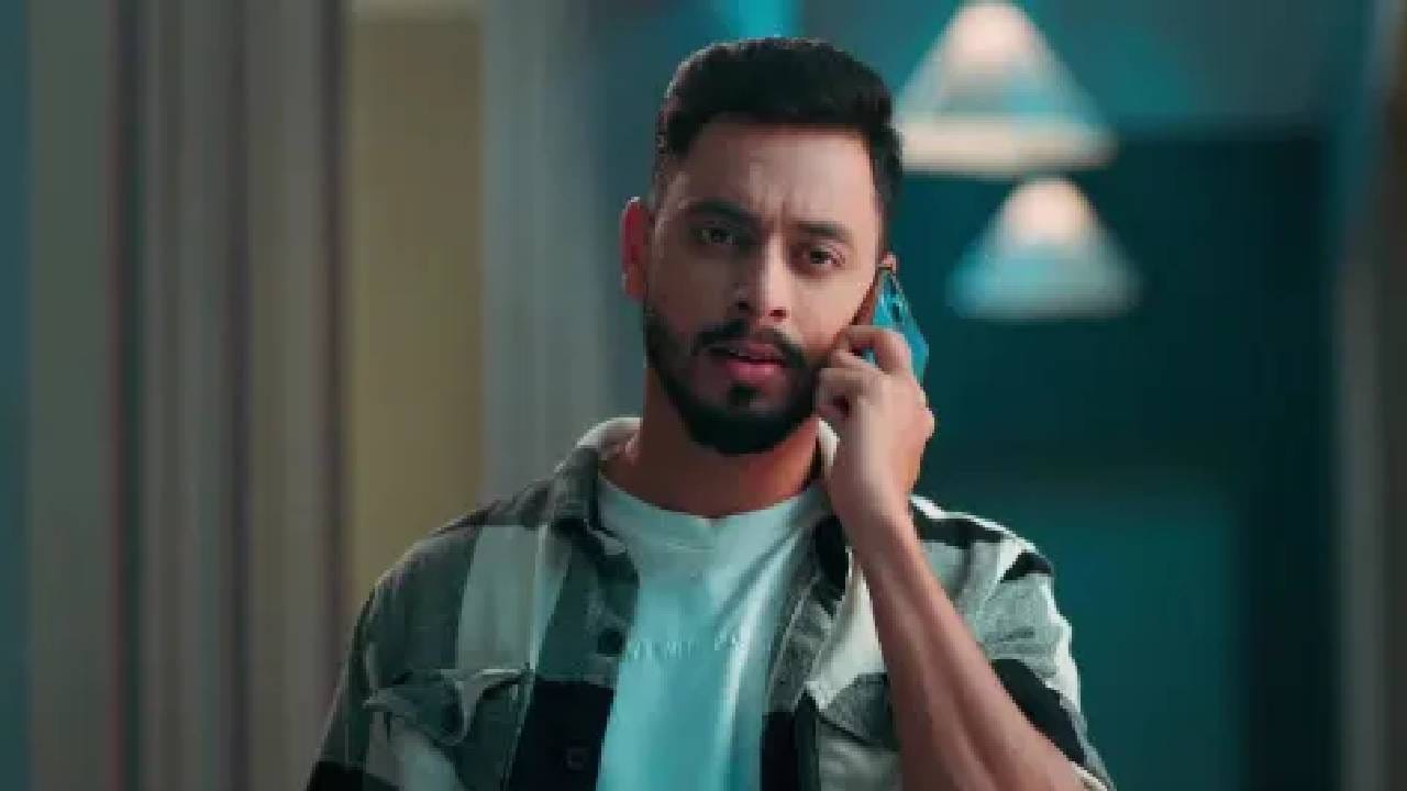 'झी मराठी' वाहिनीवरील 'वीण दोघांतली ही तुटेना' या मालिकेचं कथानक अत्यंत रंजक वळणावर येऊन पोहोचलं आहे. गोव्यात झालेल्या धमाकेदार लग्नसोहळ्यानंतर स्वानंदी- समर आणि अधिरा- रोहनचा पहिलावहिला सण साजरा होणार आहे. परंतु अंशुमनने  रोहनचा अपघाताची करण्याची सुपारी दिली आहे. 
