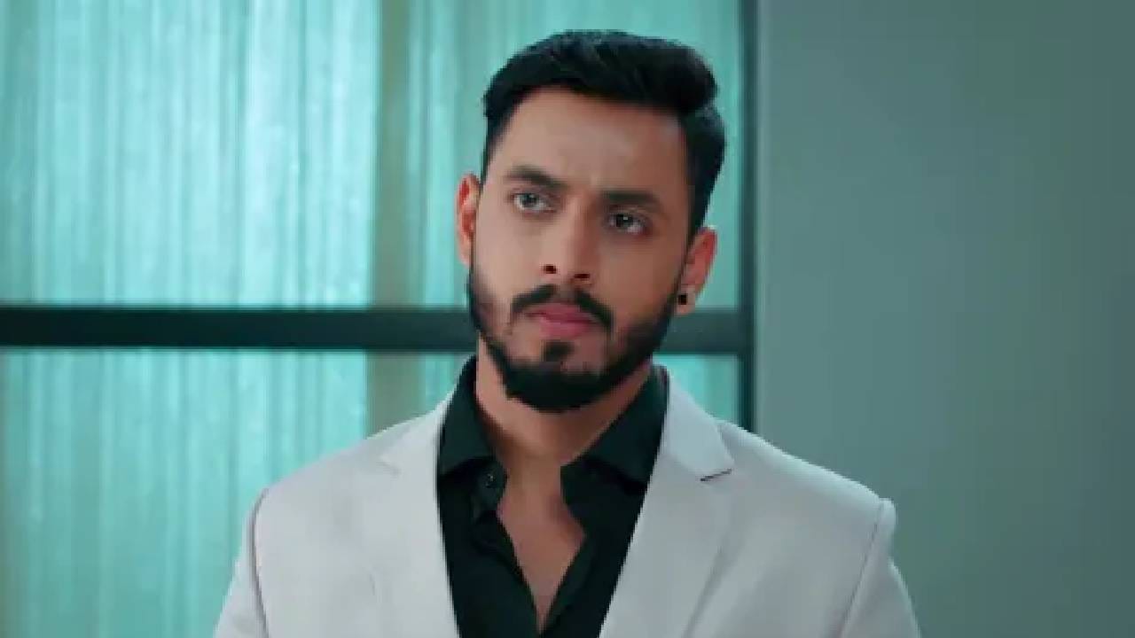 तू काहीच करू शकत नाही, कारण ते तुझ्या हातात नाही, असं म्हणत स्वानंदी अंशुमनला डिवचते. ना मी माझा संसार मोडू देणार, ना अधिराचा.. असं आत्मविश्वासाने ती अंशुमनला उत्तर देते. प्रेक्षकांना या दोघांमधील हा संवाद खूपच आवडला आहे. या प्रोमोवर नेटकरी विविध प्रतिक्रिया देत आहेत.