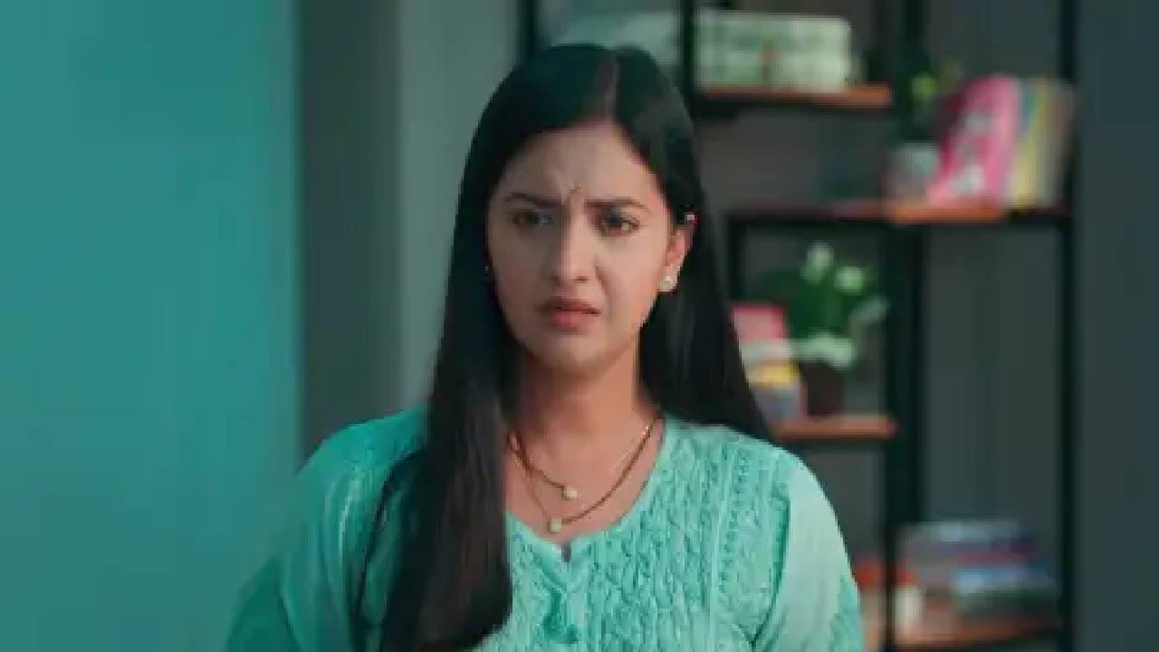 'वेल डन स्वानंदी.. अंशुमनचा अहंकार चिरडण्याची वेळ आली आहे. या सीनमध्ये अंशुमन आणि स्वानंदी या दोघांनी उत्तम अभिनय केला आहे', असं मत नेटकऱ्यांनी मांडलं आहे. 'वीण दोघांतली ही तुटेना' ही मालिका दररोज संध्याकाळी 7.30 वाजता प्रेक्षकांच्या भेटीला येते.