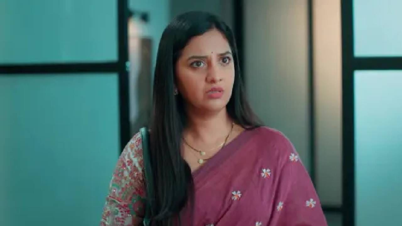 'एक नंबर स्वानंदी, याला असंच पाहिजे', असं एकाने लिहिलंय. तर 'स्वानंदी विरुद्ध अंशुमन.. हा या एपिसोडचा सर्वोत्तम भाग होता, स्वानंदी मस्त उत्तर दिलं', असं दुसऱ्या युजरने म्हटलंय. 'तिथल्या तिथेच दोन कानाखाली ओढायचे आणि उडवून द्यायचं,' असंही नेटकऱ्यांनी लिहिलं आहे.