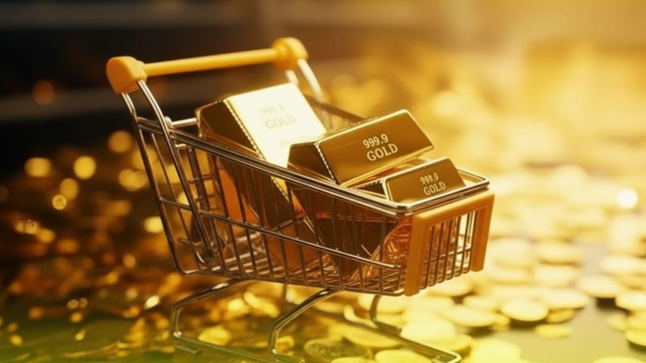 व्हेनेझुएलाचे चलन बोलिव्हर (VES) याची किंमत आंतरराष्ट्रीय बाजारपेठेत कमालीची घसरली आहे. या ठिकाणी महागाई इतकी वाढली आहे की लोकांच्या हातात नोटांची बंडले आहेत पण त्याची किंमत कवडीमोलाची झाली आहे.