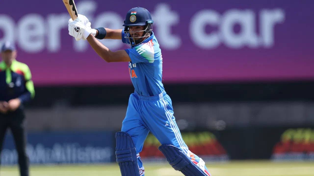 विहान मल्होत्रा ​​देखील आयपीएलमध्ये खेळताना दिसणार आहे.  आरसीबीने त्याला 30 लाखांच्या बेस प्राइसवर खरेदी केले आहे. त्याचा फॉर्म पाहता त्याला प्लेइंग 11 मध्ये संधी मिळण्याची शक्यता आहे. (फोटो -Michael Steele/Getty Images)