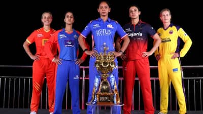 WPL 2026 : प्लेऑफसाठी टफ फाईट, 2 जागांसाठी चौघांमध्ये चढाओढ, मुंबईचा पत्ता कट होणार?