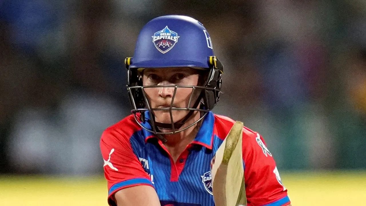 यूपी वॉरियर्सने 4 जानेवारीला आपल्या नव्या कर्णधाराचं नाव जाहीर केलं. कर्णधारपदासाठी दीप्ती शर्मा आणि सोफी एक्लेस्टन यांचही नाव चर्चेत होतं. मात्र लेनिंगने बाजी मारली. (Photo: PTI)