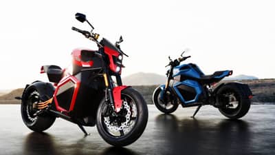 10 मिनिटांच्या चार्जिंगसह 300 किमी रेंज, जगातील पहिली सॉलिड-स्टेट बॅटरी बाईक, जाणून घ्या