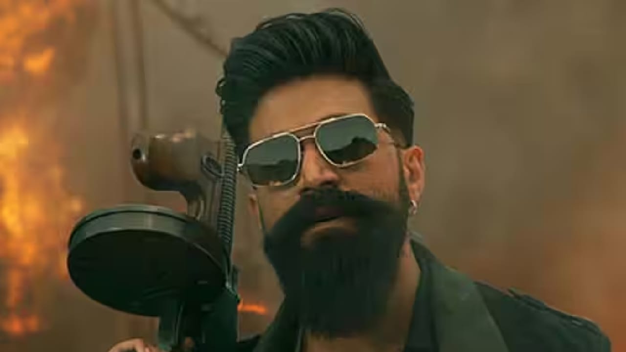 सेंसर बोर्डाने देखील हा सीन त्यांच्या अधिकारांच्या विरुद्ध असल्याचं म्हटलं आहे. त्यामुळे यशच्या 'टॉक्सिक' चित्रपटाबाबत मोठ्या अडचणी निर्माण झाल्या आहेत. 